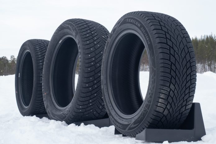 2_left to right_Alpine Evo2 Ice Blazer Spike Arctic 2